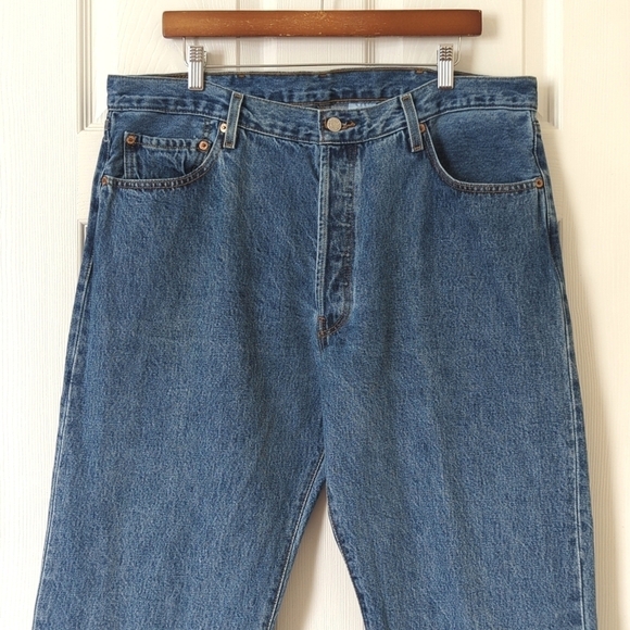 Levi's Y2K Vintage 501 Medium Wash Relaxed Straight Leg Button Fly Jeans 40 x 32 - Picture 2 of 15
